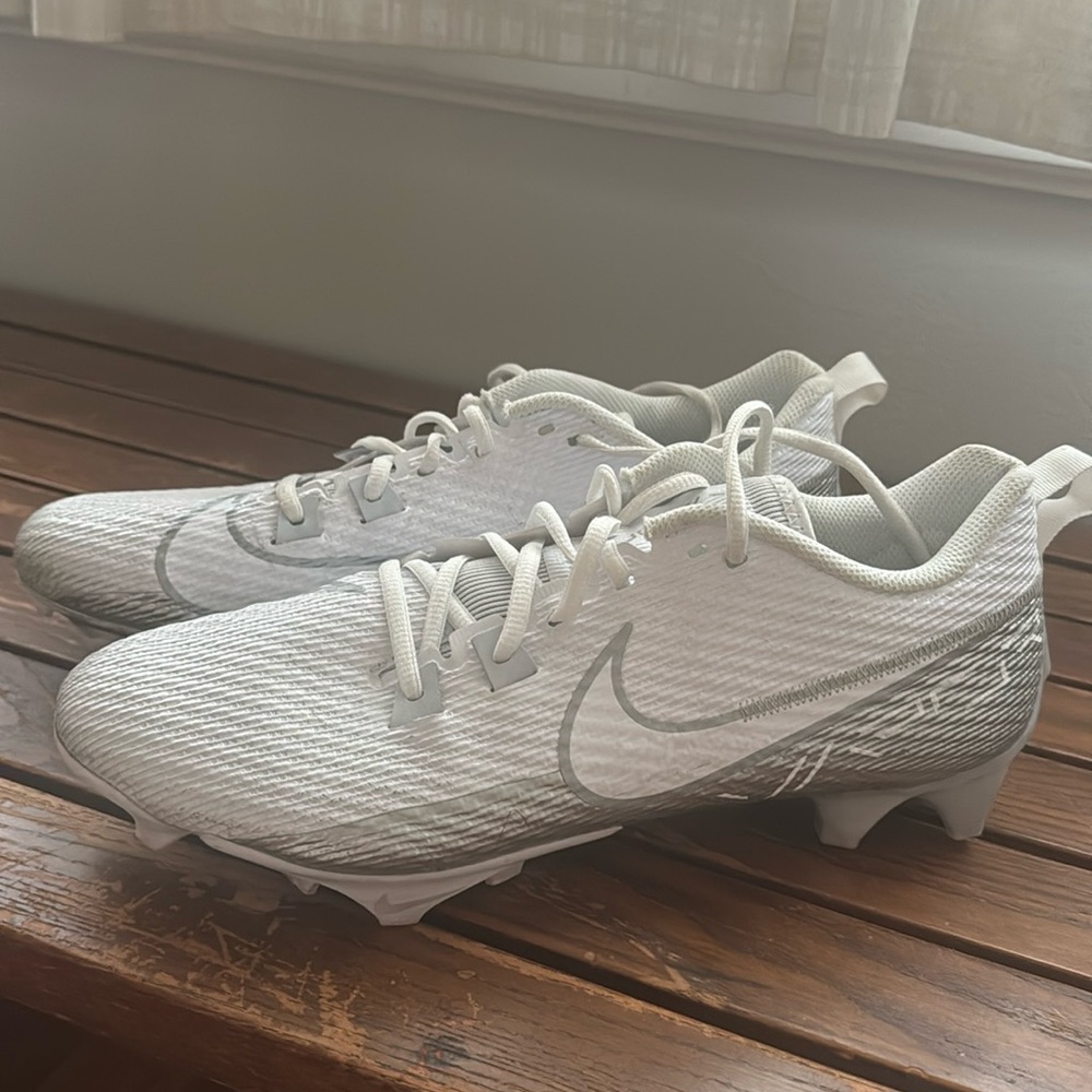 Nike Vapor Edge Speed 360 2
Men's Football Cleats